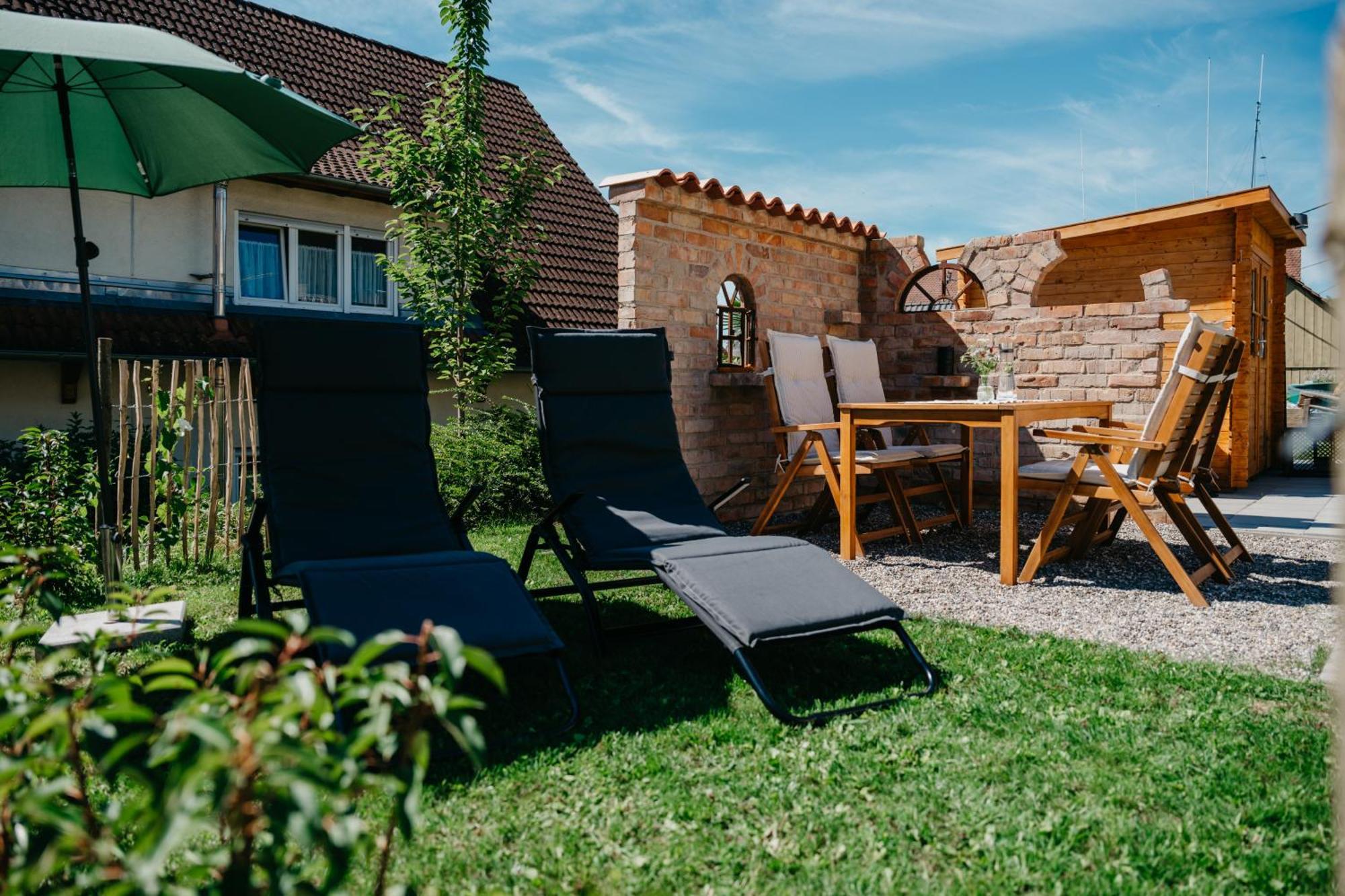 Ferienwohnung Am Weinberg Boetzingen Exterior photo